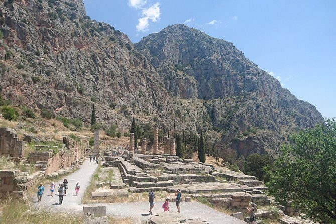2-Day Tour to Delphi & Meteora with Guide and Tickets From Athens - Kalambaka overnight: a useful base for Meteora