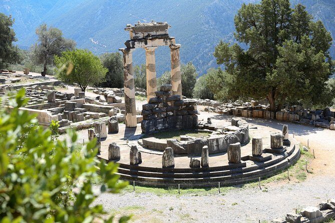 2 Days Private Tour: Delphi & Meteora - Kalambaka overnight: why sleeping at the foot of Meteora helps