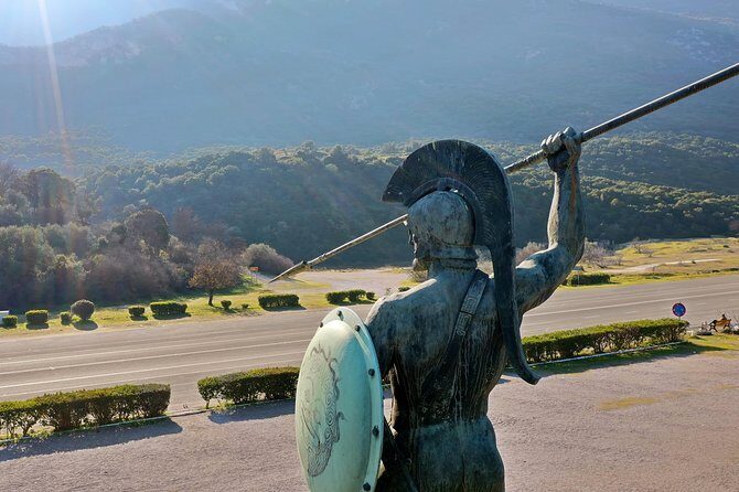 2 Days Private Tour: Delphi & Meteora - The Thermopylae add-on: battlefield memory plus a 3D history stop