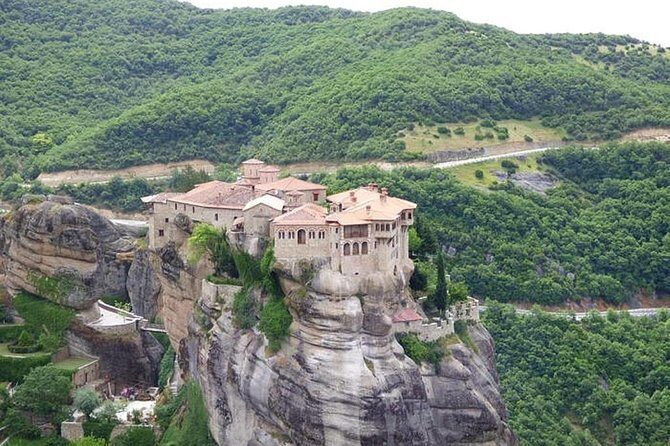 4-Day Classical Greece Tour: Epidaurus, Mycenae, Olympia, Delphi, Meteora - Day 4: Meteora monasteries in the Kalambaka area and the Leonidas stop