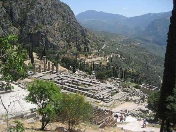 4-Day Classical Greece Tour: Epidaurus, Mycenae, Olympia, Delphi, Meteora - Day 1: Epidaurus theater, Mycenae tombs, and the Corinth Canal