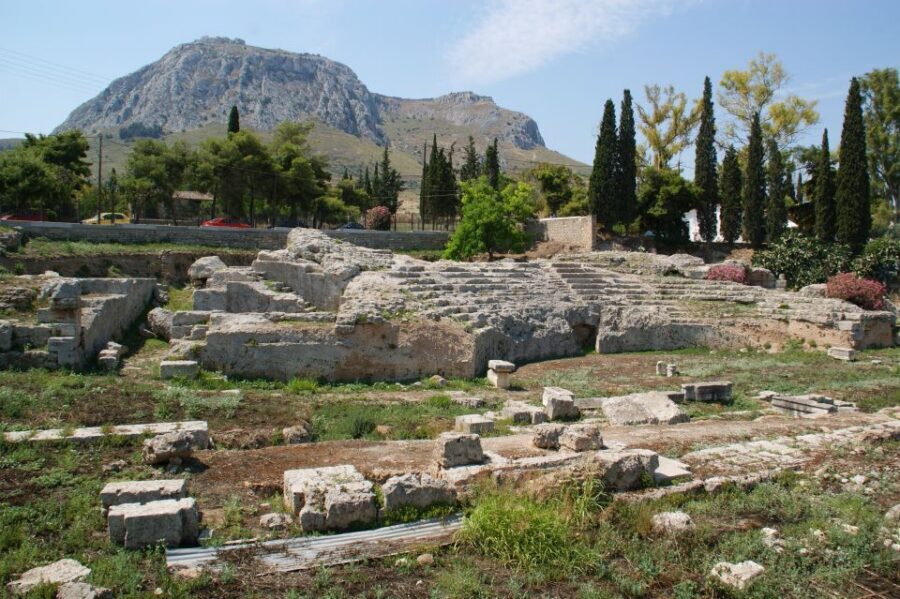 4-Day Tour of Mycenae, Epidaurus, Olympia, Delphi & Meteora - Day 4: Meteora monasteries, the UNESCO rock story, and the dress code you must follow
