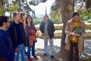 Acropolis & Acropolis Museum Group tour in German or Dutch - Where you start and how the morning unfolds