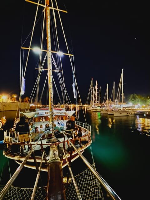 Athens: 3-Hour Sunset Cruise with Swim Stop, Snacks & Drinks - Sunset Time Along the Athenian Coast: Panoramic Views From the Water
