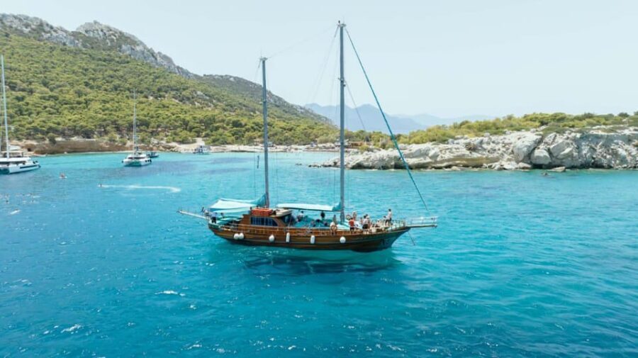 Athens: Agistri, Metopi & Aegina Cruise with Meals & Drinks - Aegina Town Break: Pistachios, Ancient Ruins, and Optional Horse-Drawn Comfort