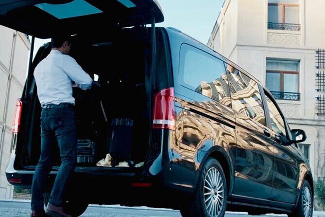 Athens Airport to Athens Hotels Private Arrival Transfer - The ride itself: comfort, Wi-Fi, and privacy you’ll notice