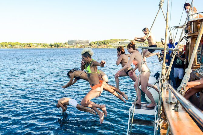 Athens: All Day Cruise to Agistri Moni Aegina with Lunch & Drinks - Aegina Finale: Pistachios, a Town Stroll, and Big-Name Sights