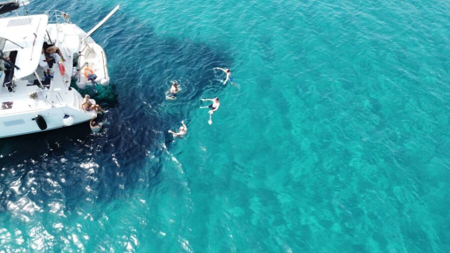 Athens: Catamaran Cruise with Fresh Lunch and Wine - Hydroussa islet: your first real reset