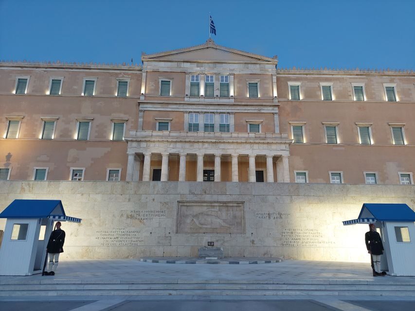 Athens: City Highlights Nighttime Walking Tour in Spanish - Price and value: what $28 buys you in real terms