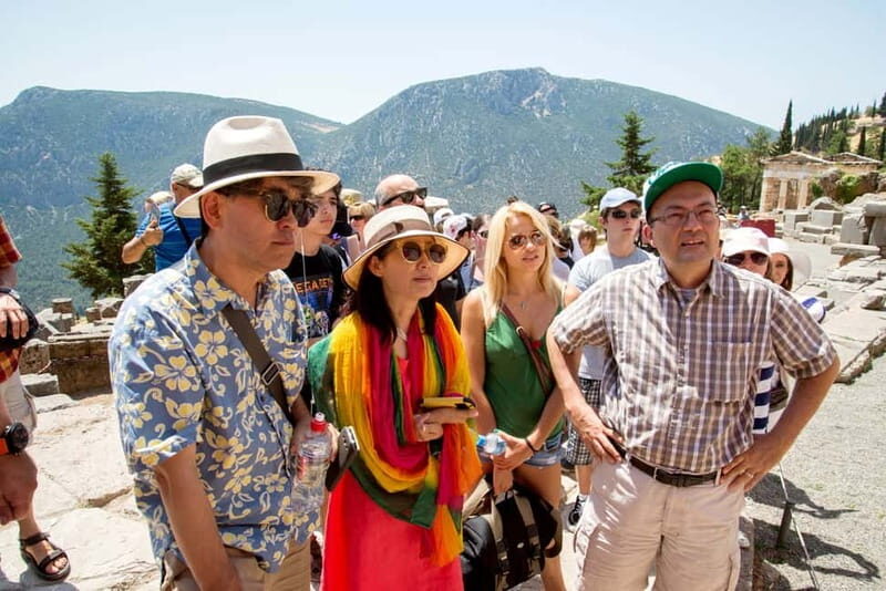 Athens: Delphi and Arachova Day Trip with Guide - Arachova photo stop: small time, big atmosphere
