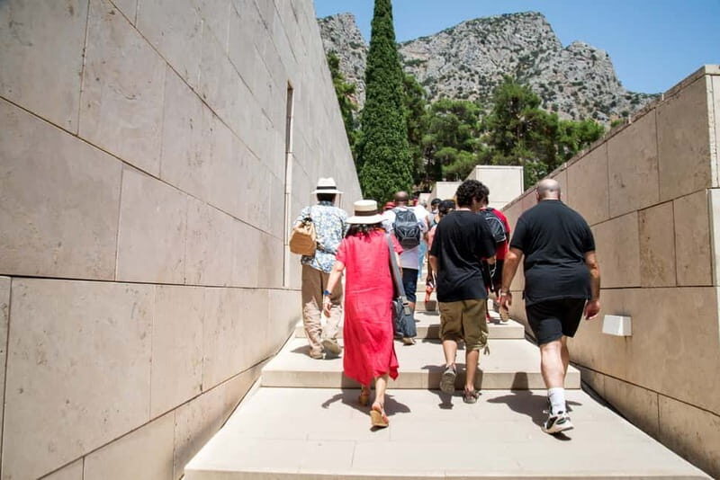 Athens: Delphi and Arachova Day Trip with Guide - Timing and pace: what an 11-hour format feels like