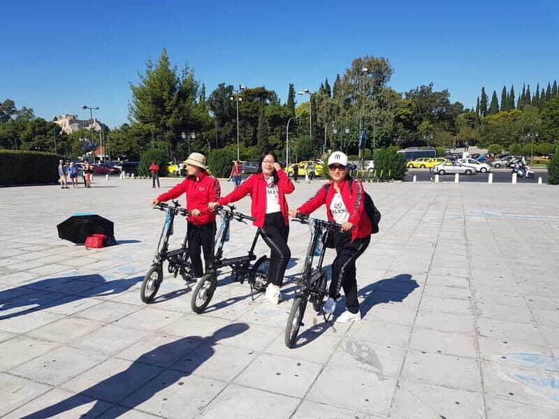 Athens: Discover the City Electric Bike Tour - A short ride to Syntagma Square and the Evzones moment