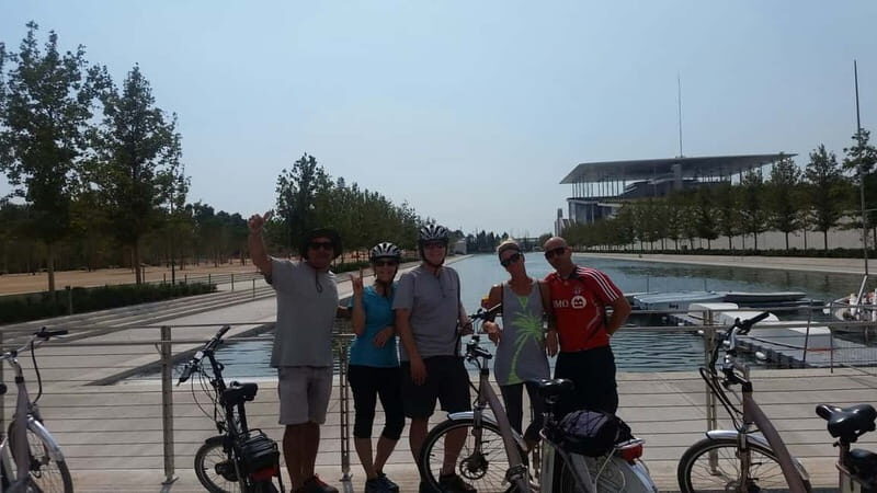 Athens: Electric Bike Seaside Tour with Guide - Why this seaside e-bike tour feels more “Athens” than a bus day