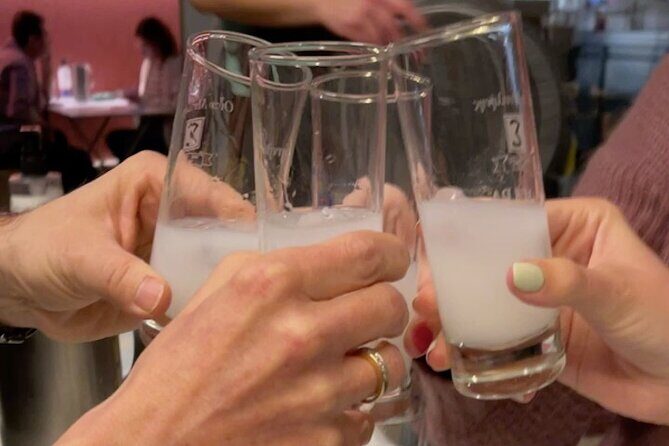 Athens evening food tasting tour-small group - A traditional meal stop with Greek wine (and what to expect)