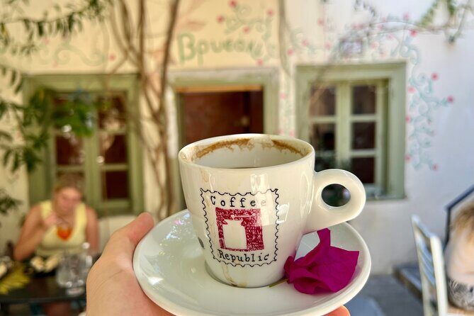Athens Food Tour with 10+ Tastings of Greek Traditional Dishes - Hadrian’s ruins from 132 CE: a history break without turning it into a museum day