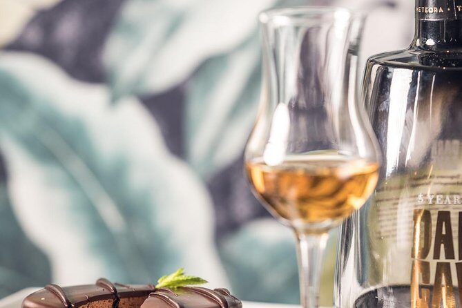 Athens: Greek Wines Tasting with Sommelier and Acropolis Views - Pairings with Greek tapas: small bites that actually make sense