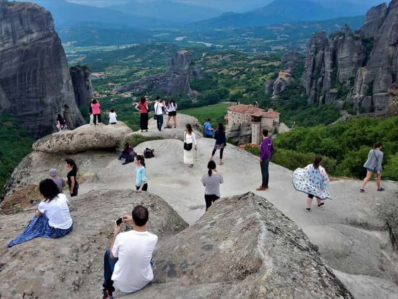 Athens: Guided Tour to Meteora Monasteries & Hermit Caves - Seeing all 8 monasteries, but choosing what to enter