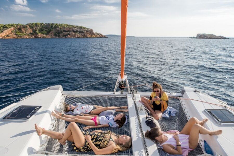 Athens: Half-Day Sunset Catamaran Cruise with Meal & Drinks - Sunset Timing: Watching the City Fade Behind the Coast