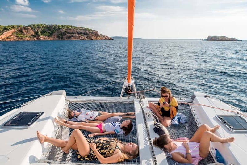 Athens: Half-Day Sunset Catamaran Cruise with Meal & Drinks - The Crew Makes It: Friendly Hospitality in Real Time