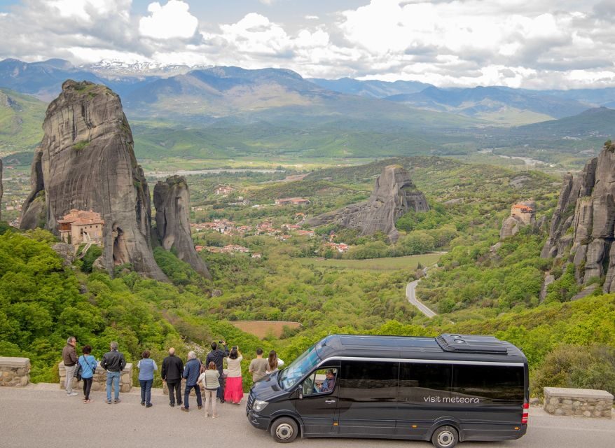 Athens: Meteora 2-Day Trip with Hotel, Sunset & Morning tour - Day Two Choice: Hiking Tour or Half-Day Minibus