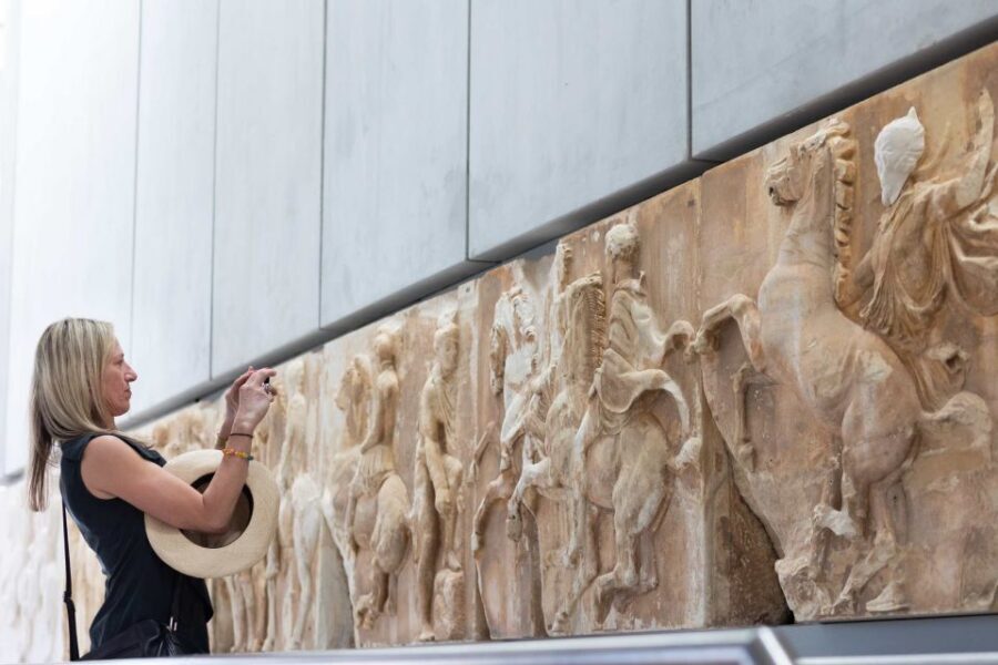 Athens: Panoramic Tour with Guided Acropolis & Museum Visit - Climbing the Acropolis: Propylaea to Parthenon to Erechtheum