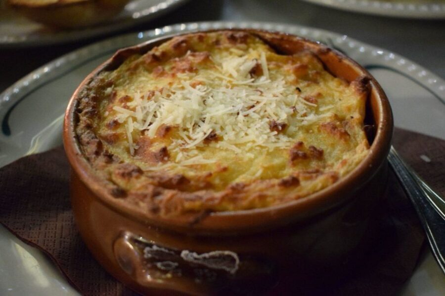 Athens: Premium Food and Wine Tasting Tour in the evening - Key things that make this Athens food and wine tour work