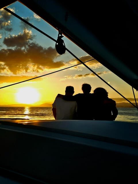 Athens: Riviera Catamaran Tour with Fresh Meal and Drinks - Hydrousa Island Time: Uninhabited Beauty With a Choose-Your-Move Vibe