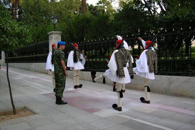 Athens Social and Political Walk - The story thread: from independence to the modern crisis mindset