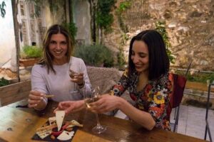Athens Street Culture & Food, off-the-beaten path, afternoon - Meeting points that won’t steal your time