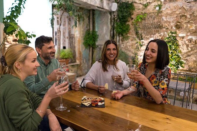 Athens Street Culture & Food, off-the-beaten path, afternoon - How the guide connects centuries to today’s creativity