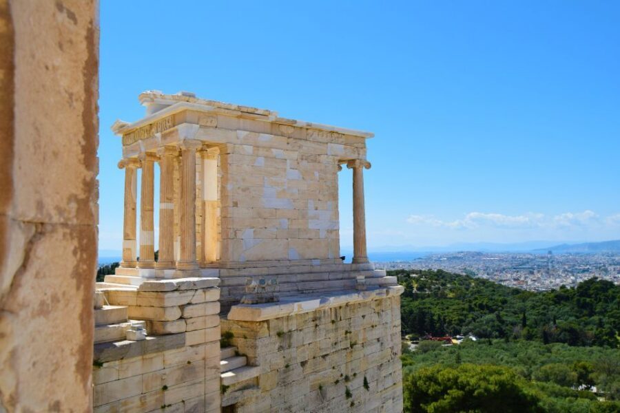 Athens: The Acropolis Guided Walking Tour in Dutch - Odeon of Herodes Atticus and what big venues can teach