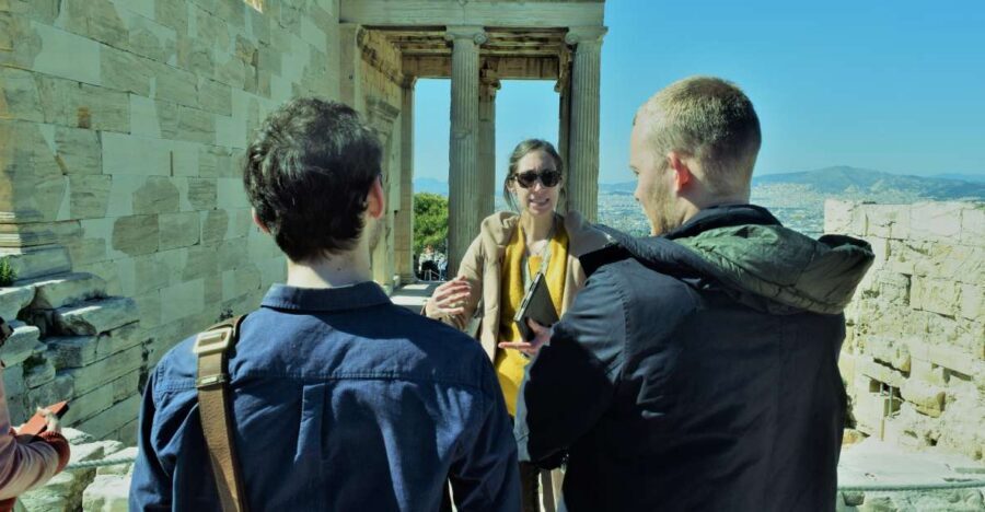 Athens: The Acropolis Guided Walking Tour in German - The Propylaea entrance: your first big temple framing