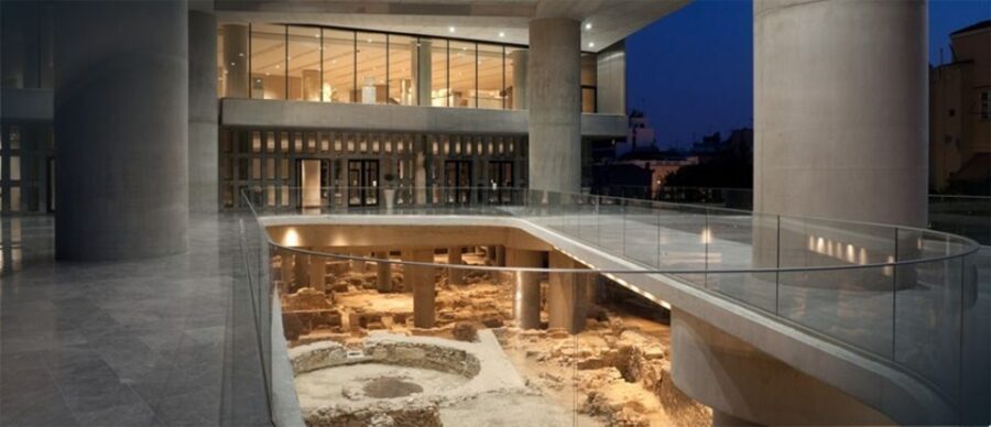 Athens: The Acropolis Museum Guided Tour - The Archaic Gallery: natural light and a fast way to focus