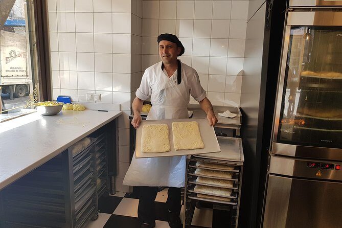 Athens: The Classic Food Tasting Tour - Guides and Group Size: The Real Secret Sauce