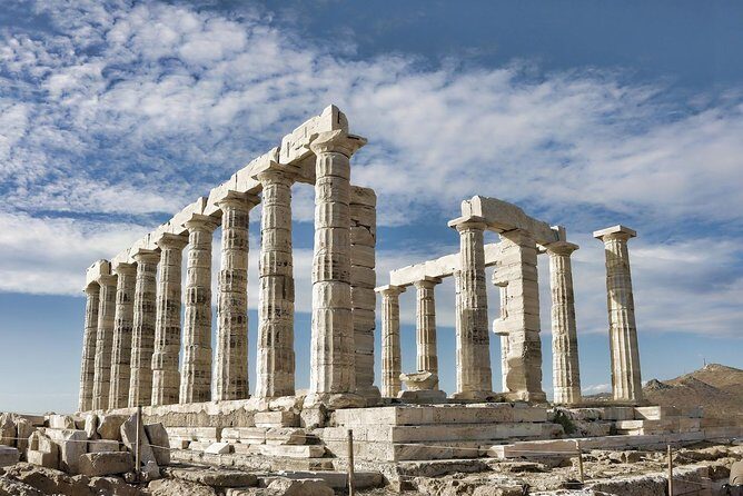 Cape Sounio Private Tour From Athens with Greek Traditional Food - The two food paths: Anavyssos taverna versus Lake Vouliagmeni