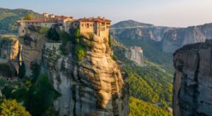 Delphi and Meteora: 2-Day Bus Tour from Athens - Thermopylae en route: a history stop that changes your perspective