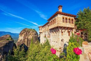 Delphi and Meteora Private Day Trip from Athens including Dinner - Thermopylae and Leonidas: A Quick Stop With Real Stakes