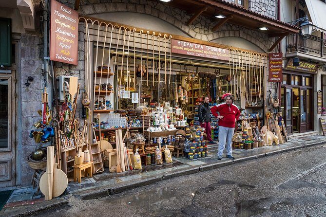Delphi English Day Trip from Athens with Official Guide - Arachova stop on the way back: a quick town taste