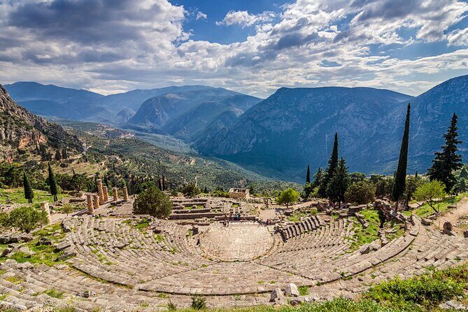 Delphi full day V.R audio guided tour with entry ticket - Guides and drivers: what makes the difference on a long day
