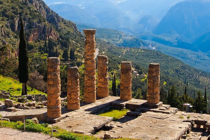 Delphi full day V.R audio guided tour with entry ticket - Delphi Archaeological Museum: your best learning per hour