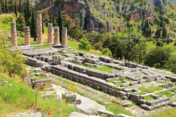 Delphi One Day Trip from Athens - Delphi Museum: The Charioteer, Sphinx of Naxos, and the Artifacts That Stick