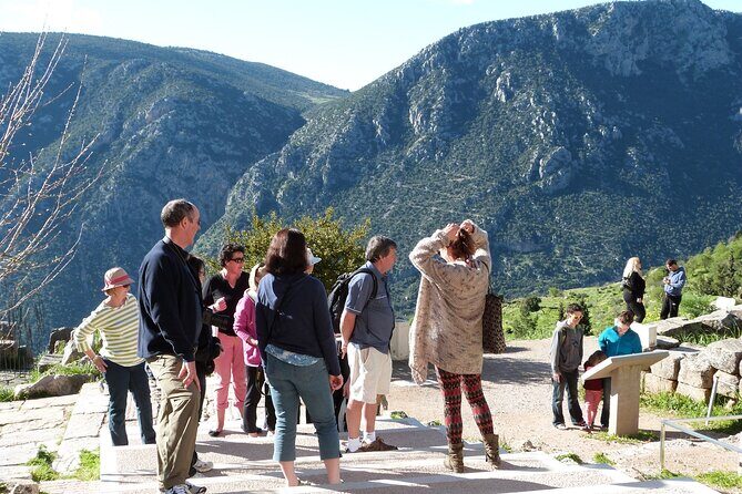 Delphi One Day Trip from Athens - Arachova Stop: Quick Break on the Way Back