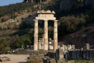 Delphi: Spanish guided one day tour - The Morning Ride from Athens: Comfort Matters for a 10-Hour Day