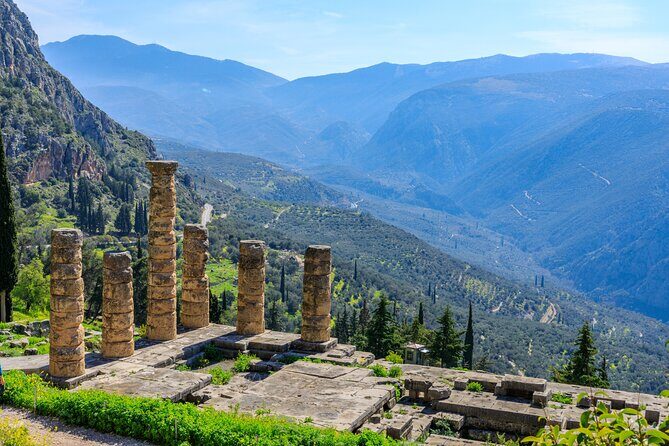 Delphi: Spanish guided one day tour - The Morning Ride from Athens: Comfort Matters for a 10-Hour Day