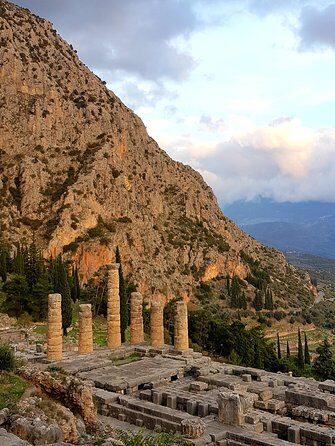 Delphi & Thermopylae Full Day Private Tour from Athens - Stop 6: Lunch in Delphi village with serious views