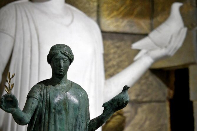 Discover your talent in sculpture, in a country where golden section was born. - How an Assassin’s Creed prop studio turns into a sculpture workshop