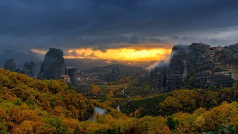 From Athens: 3 Days in Meteora & Delphi with Tours & Hotel - Day 1: Athens to Kalambaka, then a VIP sunset run