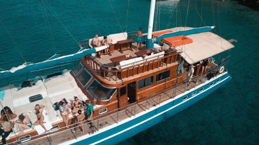 From Athens: Agistri, Moni & Aegina Day Cruise with Swimming - Lunch onboard: Greek buffet, dietary options, and unlimited drinks