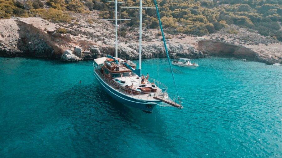 From Athens: Agistri, Moni & Aegina Day Cruise with Swimming - The return sail: deck life, DJ energy, and downtime options