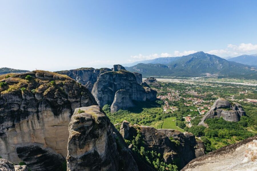 From Athens: Delphi and Meteora 2-Day Guided Tour - Meteora monastery day: climbing into the views (and dealing with weather)